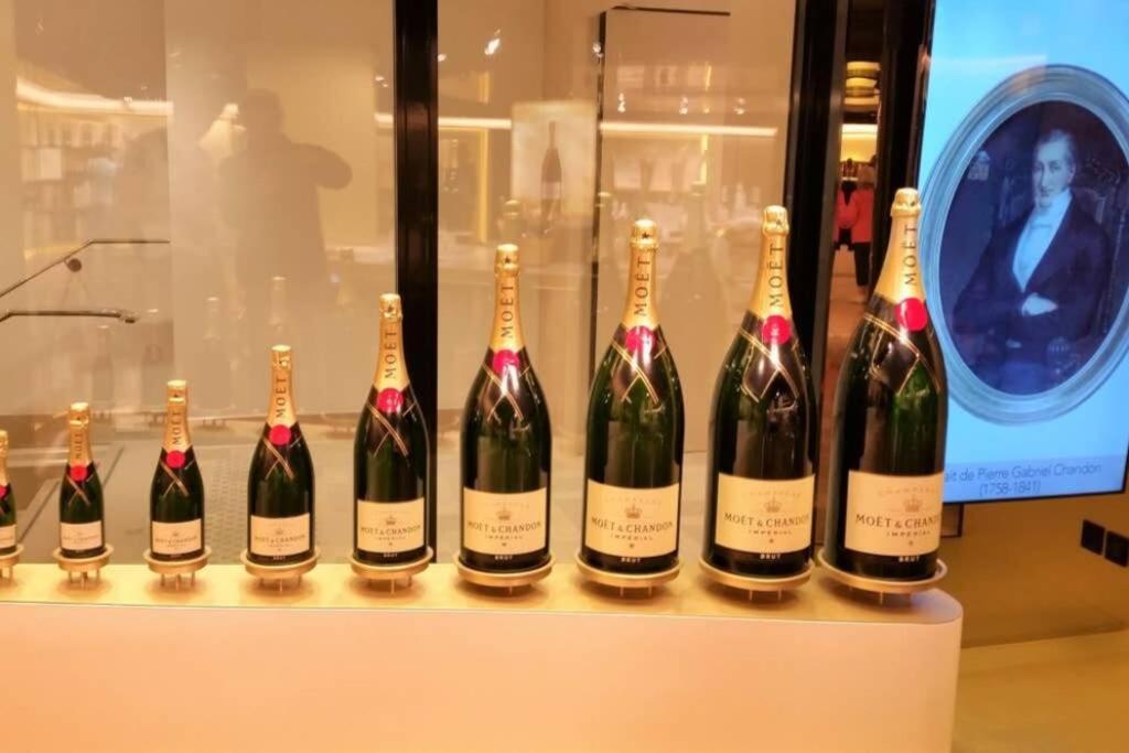 Suite Premium Le Figaro 2 Epernay Exterior photo